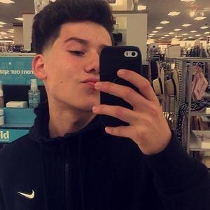 Meet your Posher, Giovani